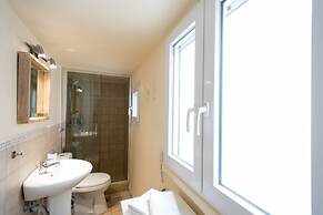 Mykonos Old Harbor Suite