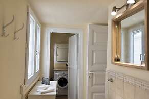 Mykonos Old Harbor Suite