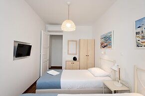 Mykonos Old Harbor Suite