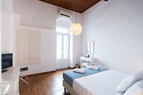 Mykonos Old Harbor Suite