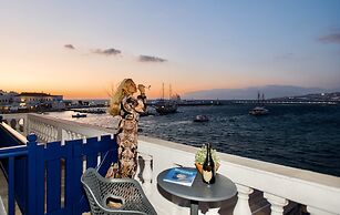 Mykonos Old Harbor Suite