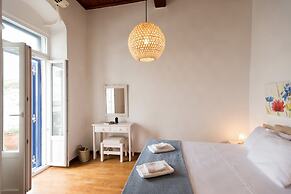 Mykonos Old Harbor Suite