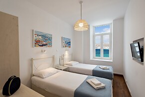 Mykonos Old Harbor Suite