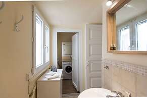 Mykonos Old Harbor Suite