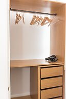 Beautiful City Center 2 Bed Apartment with Park View