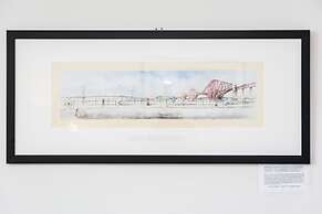 Beautiful City Center 2 Bed Apartment with Park View