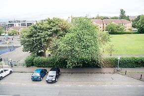 Beautiful City Center 2 Bed Apartment with Park View