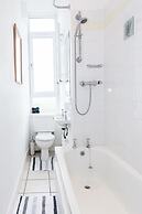 Beautiful City Center 2 Bed Apartment with Park View