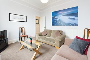 Beautiful City Center 2 Bed Apartment with Park View