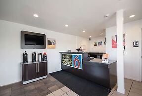 Motel 6 Burlington, WA