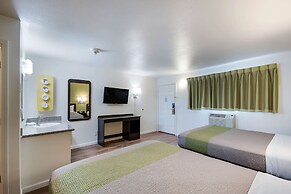 Motel 6 Burlington, WA