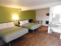 Motel 6 Burlington, WA