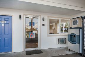 Motel 6 Burlington, WA