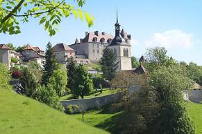 Hotel De Ville