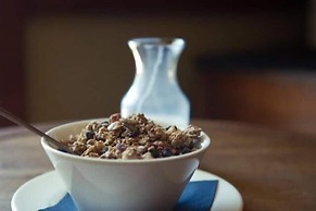 Spinnakers Brewpub & Guesthouses