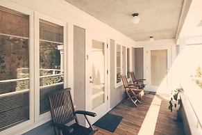 Spinnakers Brewpub & Guesthouses