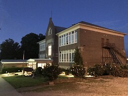 Davie School Inn