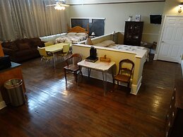Davie School Inn