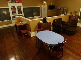 Davie School Inn