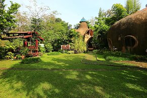 Leafy Greens Clay House