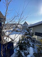 Chalet Burlap Furanui