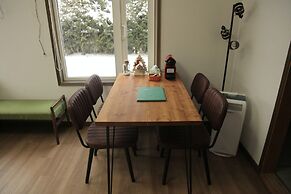 Chalet Burlap Furanui