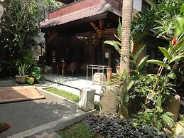Monkey Forest Bungalow