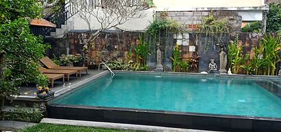 Monkey Forest Bungalow