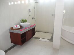 Monkey Forest Bungalow