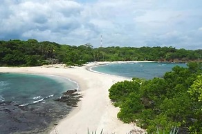 Casa Alice Surf Lodge - Hostel