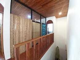 Casa Alice Surf Lodge - Hostel