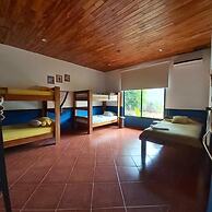Casa Alice Surf Lodge - Hostel