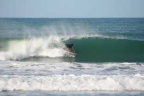 Casa Alice Surf Lodge - Hostel
