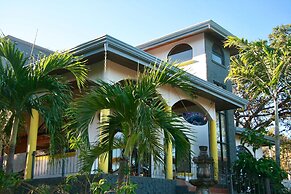 Casa Alice Surf Lodge - Hostel