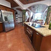 Casa Alice Surf Lodge - Hostel