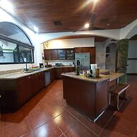 Casa Alice Surf Lodge - Hostel