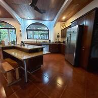 Casa Alice Surf Lodge - Hostel