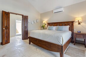 Sirenian Bay Resort - Villas & All Inclusive Bungalows