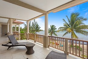 Sirenian Bay Resort - Villas & All Inclusive Bungalows