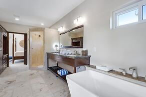 Sirenian Bay Resort - Villas & All Inclusive Bungalows