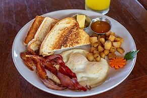 Sirenian Bay Resort - Villas & All Inclusive Bungalows