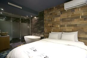 Hwagok Lush Hotel