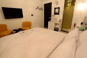 Hwagok Lush Hotel