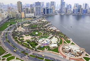 Luxury Furnished 3BR near LAKE Khalid