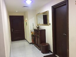 Luxury Furnished 3BR near LAKE Khalid