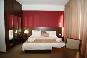 Douma Hotel