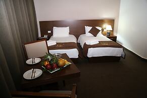 Douma Hotel