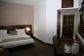 Douma Hotel