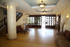 Douma Hotel