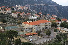Douma Hotel